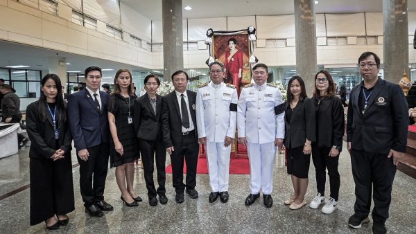 สถาบันฯเด็ก ม.มหิดล ร่วมพิธีถวายความอาลัยและน้อมรำลึกในพระมหากรุณาธิคุณ แด่ สมเด็จพระนางเจ้าสิริกิติ์ พระบรมราชินีนาถ พระบรมราชชนนีพันปีหลวง